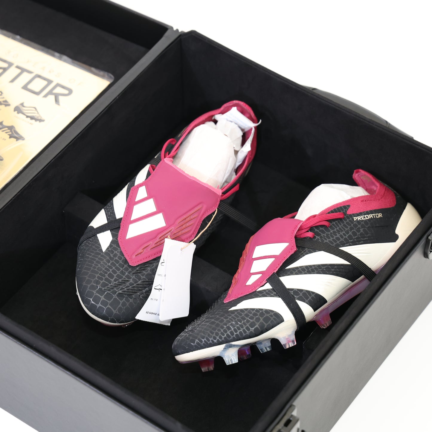 נעלי כדורגל Adidas Predator 30