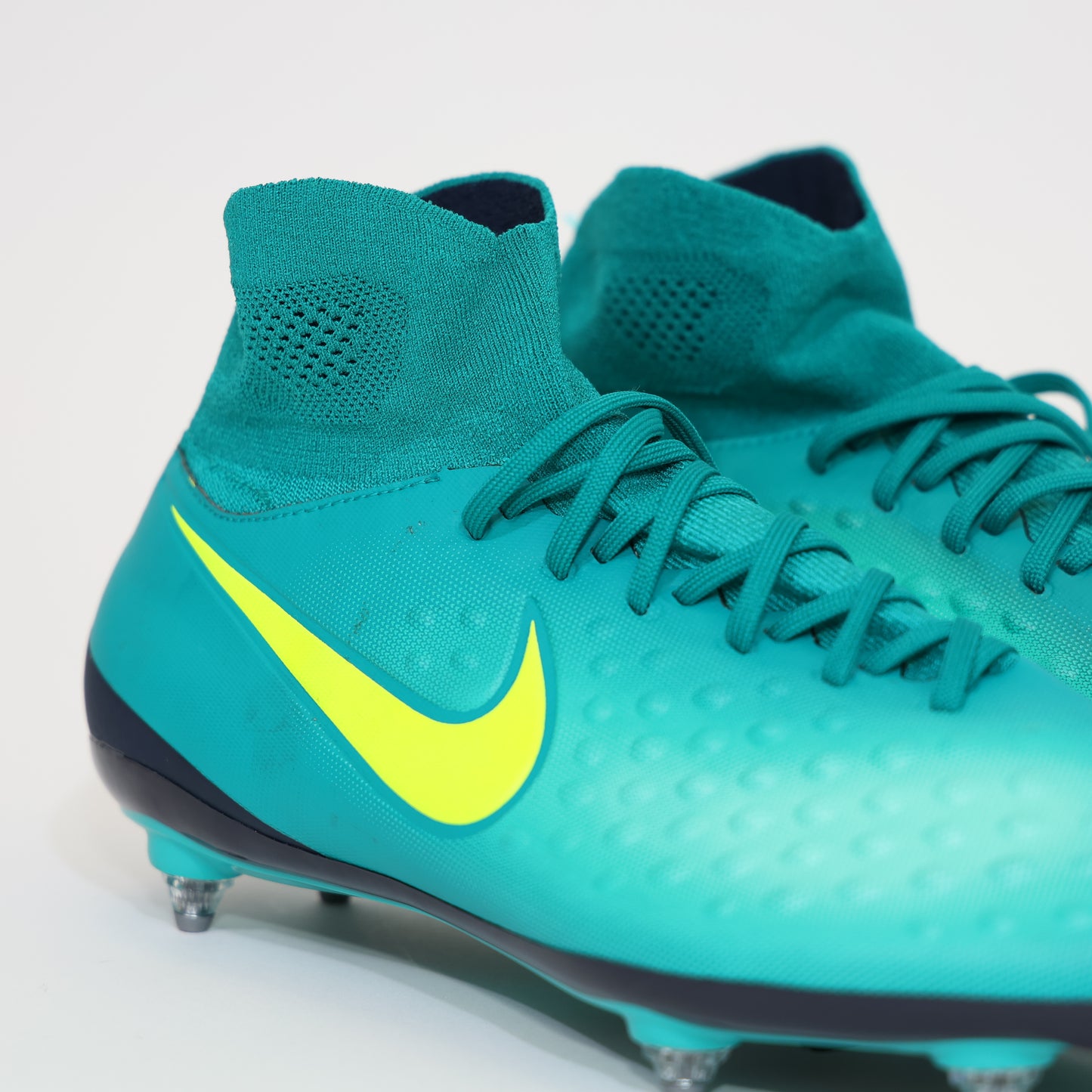 Nike Magista Orden II SG נעלי כדורגל נייק מג'יסטה