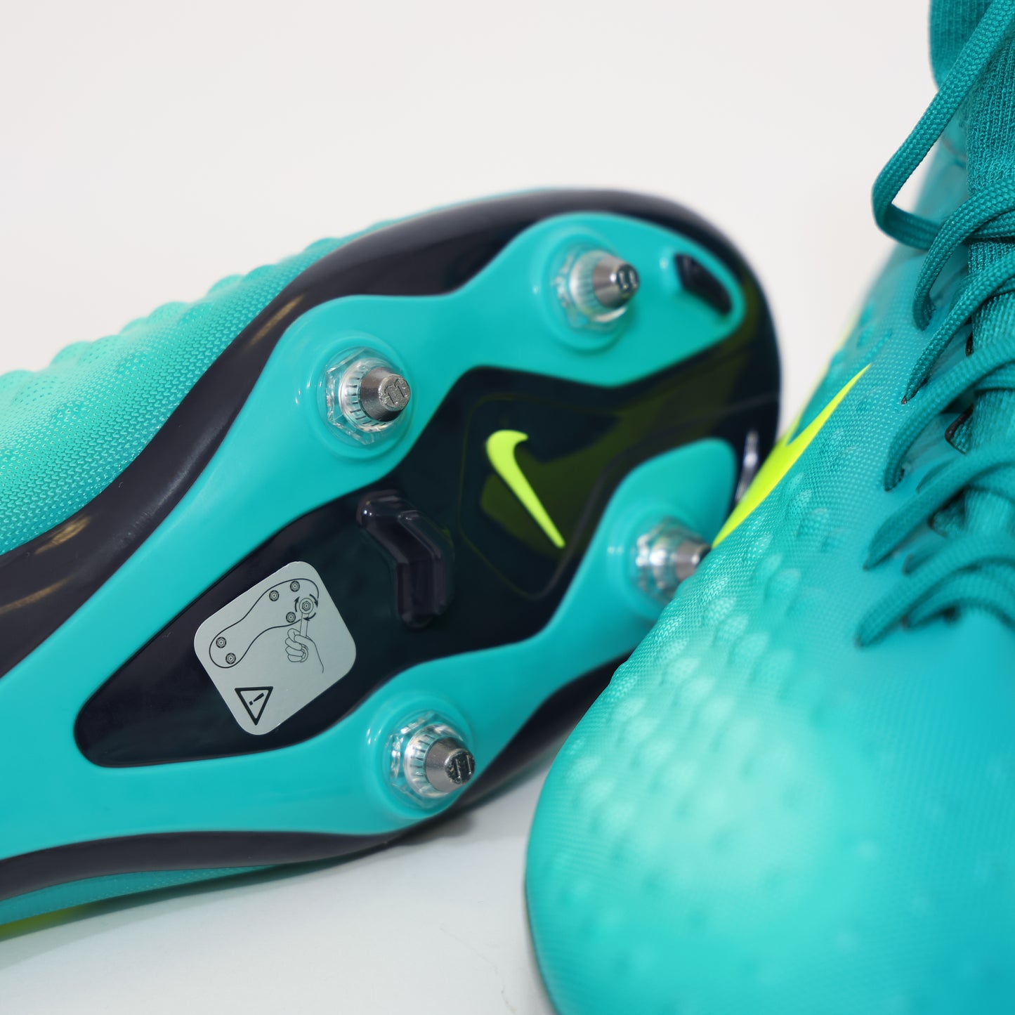 Nike Magista Orden II SG נעלי כדורגל נייק מג'יסטה