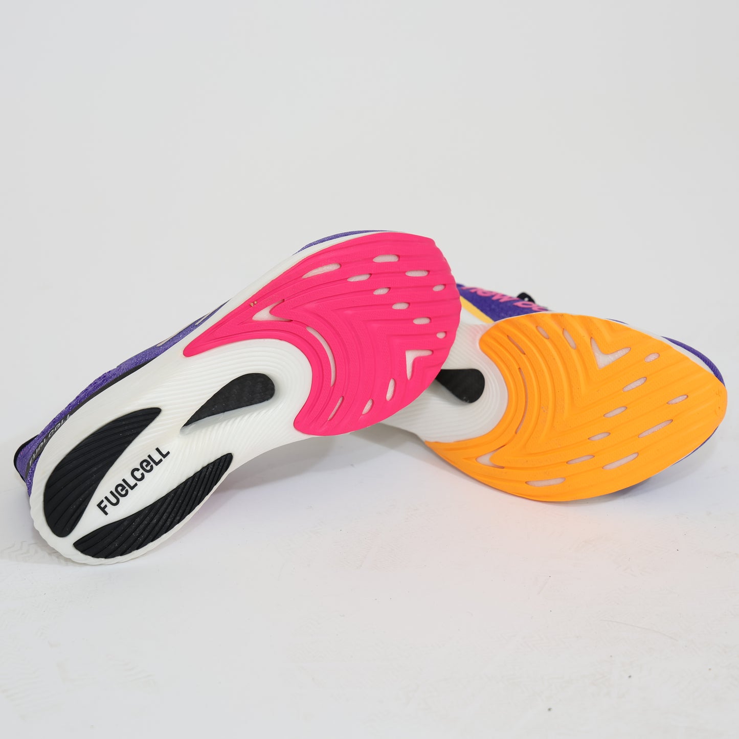 נעלי ריצה New Balance FuelCell RC Elite v2 נעלי ריצה ניו באלאנס
