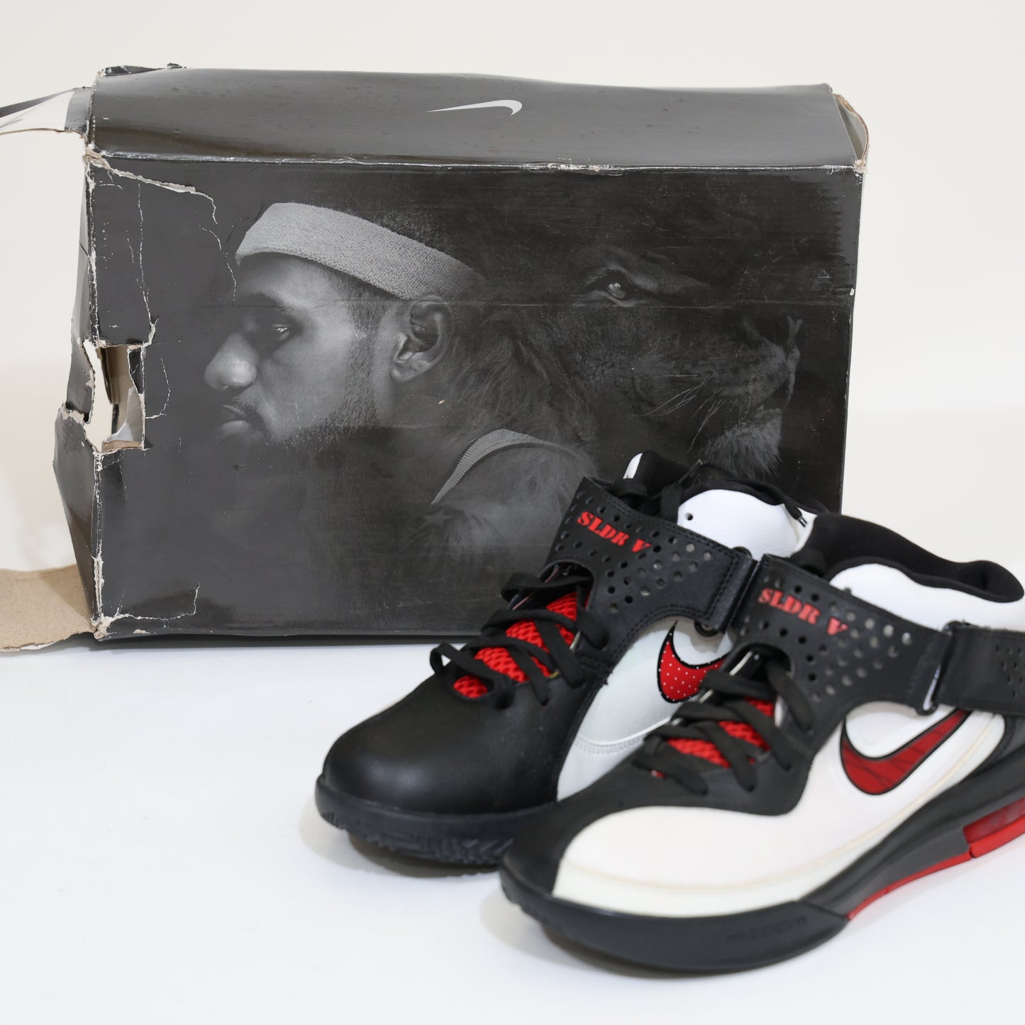 Nike Air Max Soldier V 454131-101 נעלי כדורסל נייק לברון ג'יימס