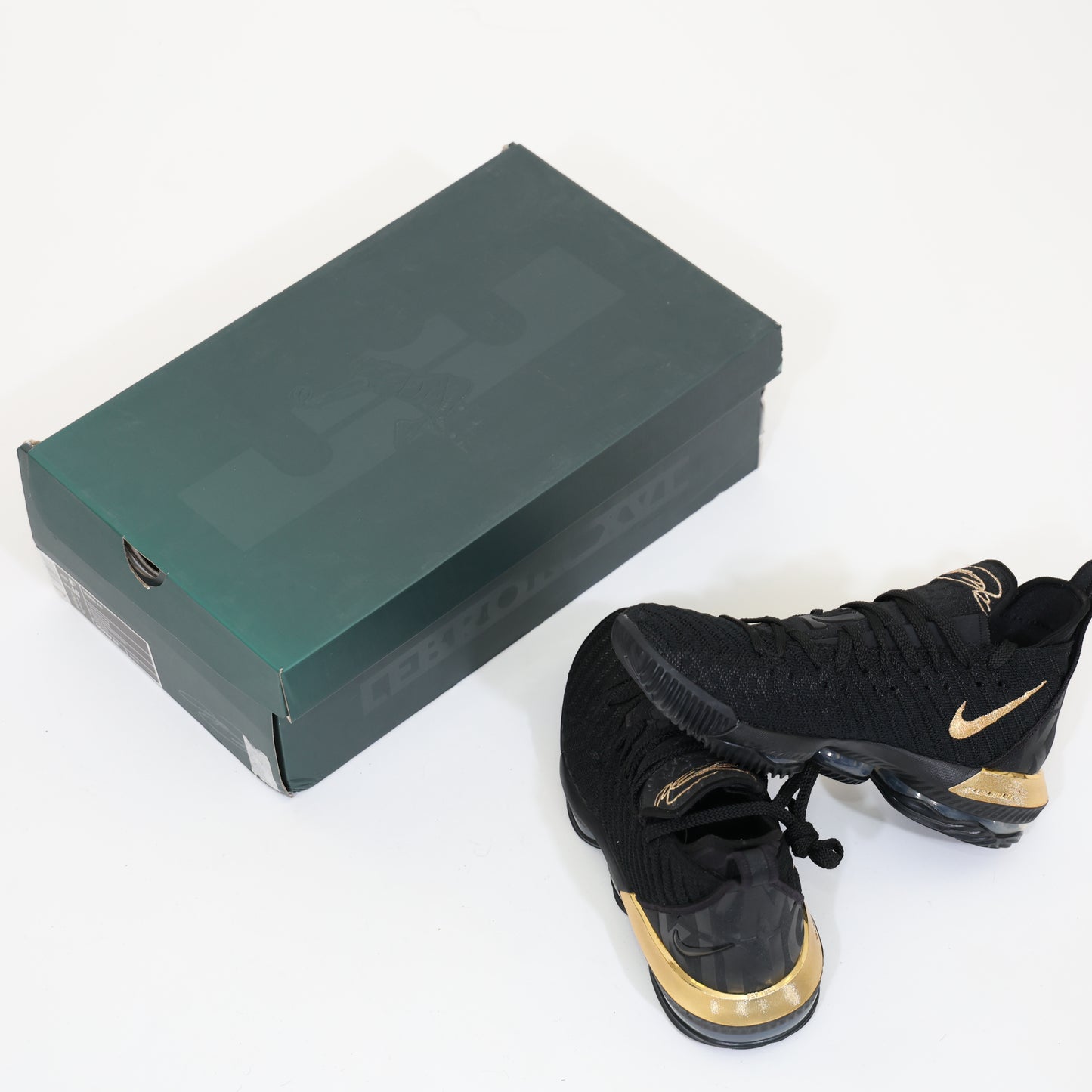 Nike LeBron 16 "I Am King" נעלי כדורסל נייק לברון ג'יימס