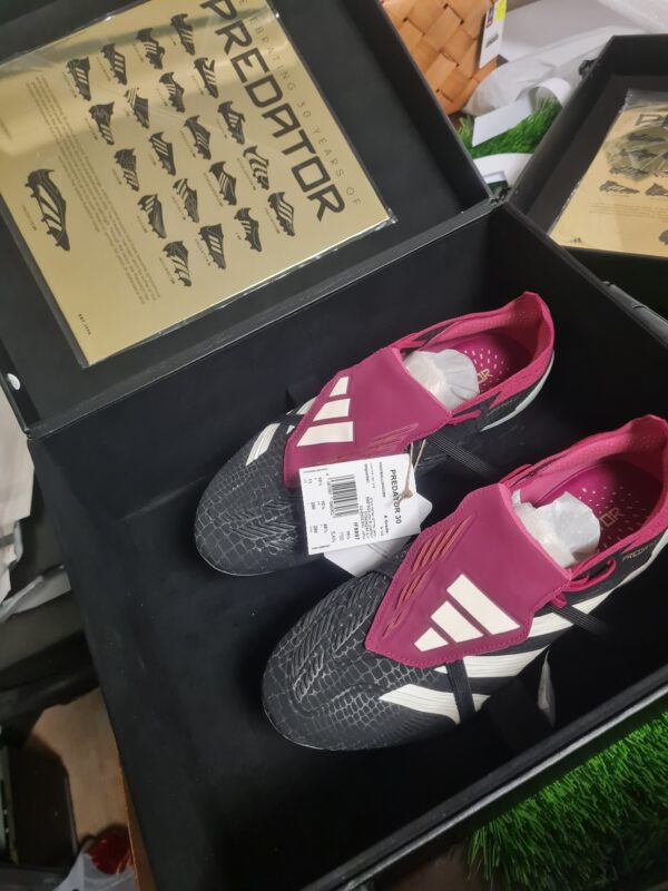 Adidas Predator 30